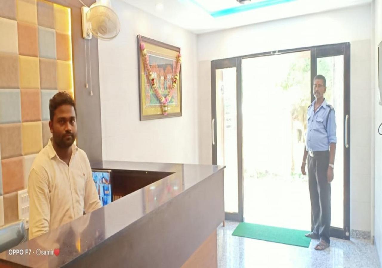 Hotel Siddhi Vinayak Purî Extérieur photo
